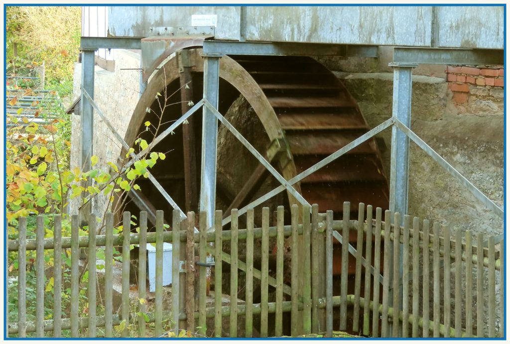 Das Mühlrad der Alten Mühle am Hörler Bach
